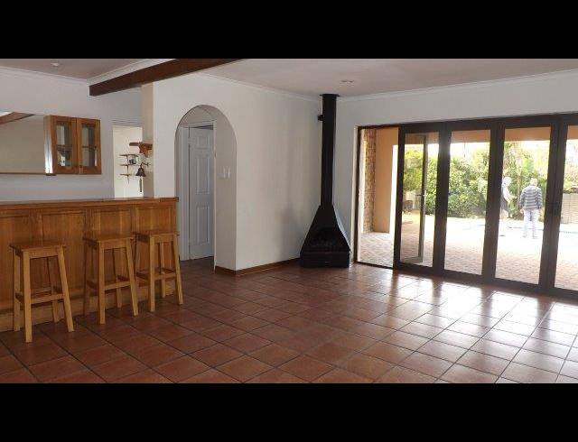 3 BEDROOM HOUSE RENTED IN BLUEWATER BAY
